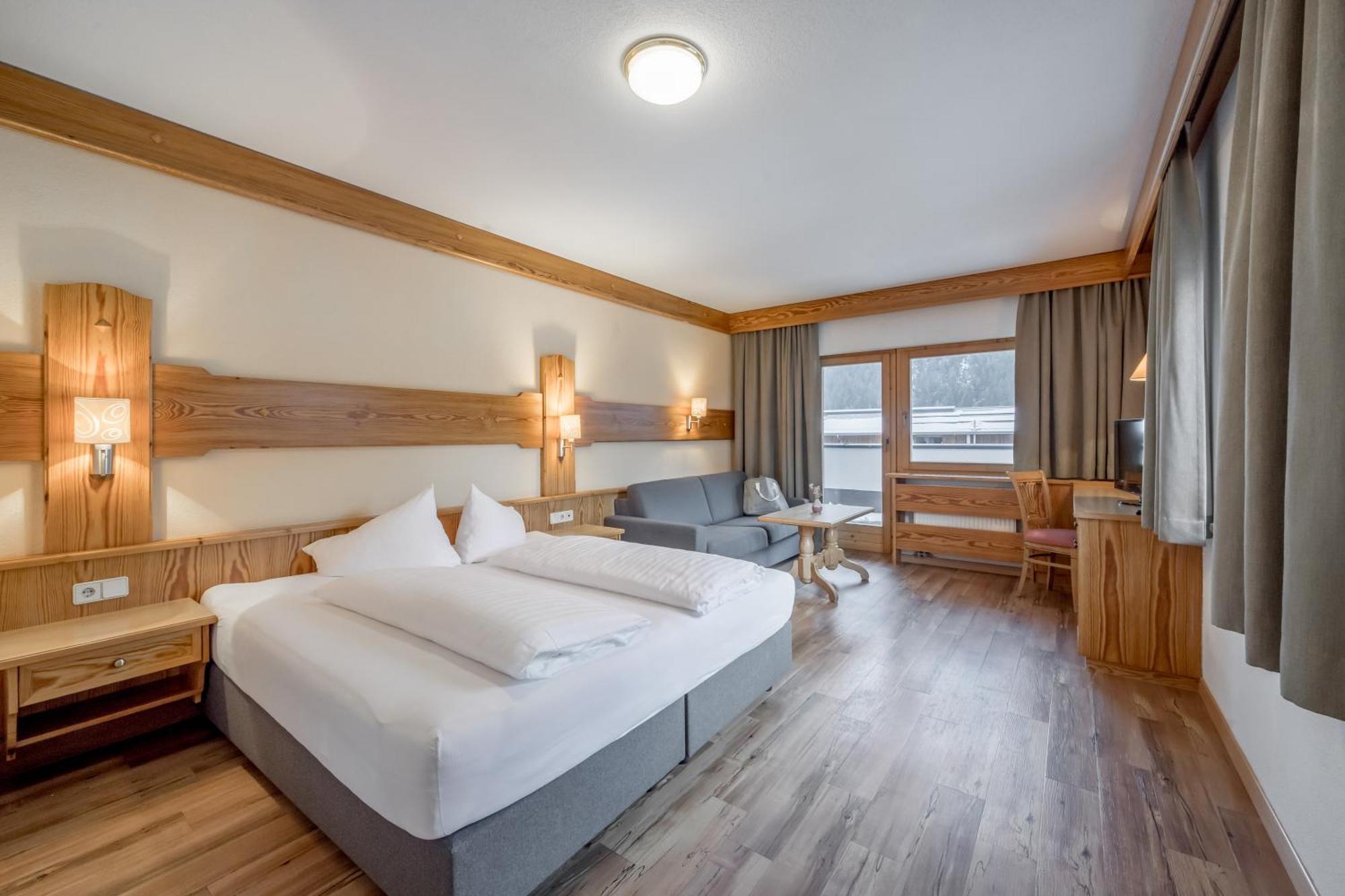 Tilia Living - B&B Mit Dem Komfort Eines Kleinen, Feinen Hotels Ried im Oberinntal Exterior foto