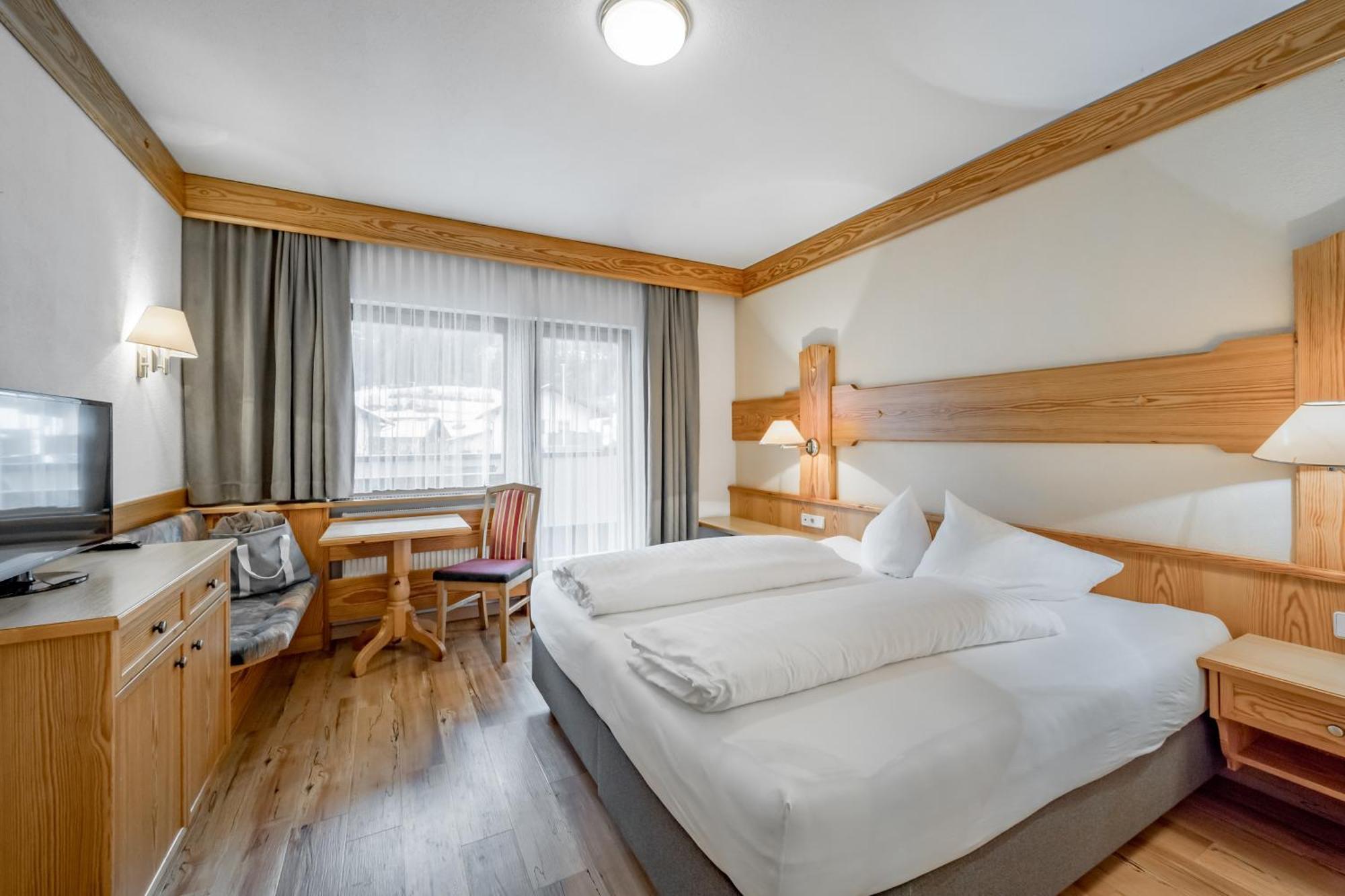 Tilia Living - B&B Mit Dem Komfort Eines Kleinen, Feinen Hotels Ried im Oberinntal Exterior foto